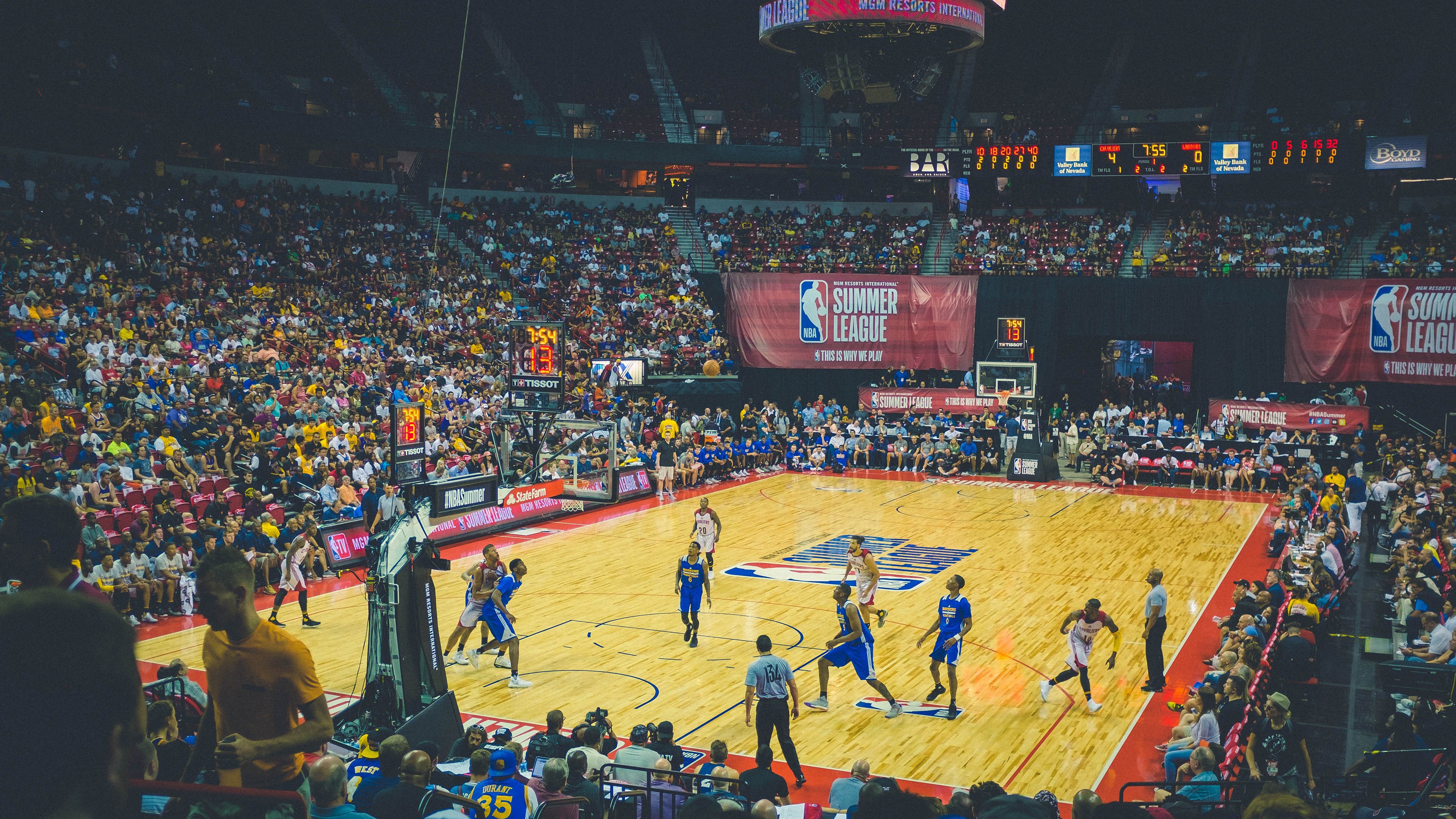 托桑·埃夫布奥姆万成为NBA球迷关注焦点，埃托奥布冯